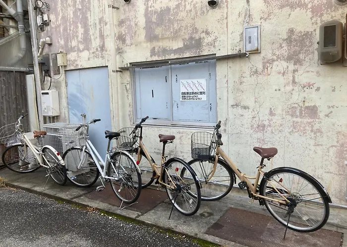 Guesthouse Lululu 無料朝食&夕食ｶﾚｰ 街まで電車8分 ﾛｰｿﾝ隣
